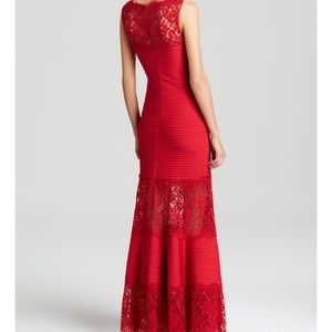 Tadashi Shoji Red Lace Gown - Perfect for Wedding Guests! 💃🏽